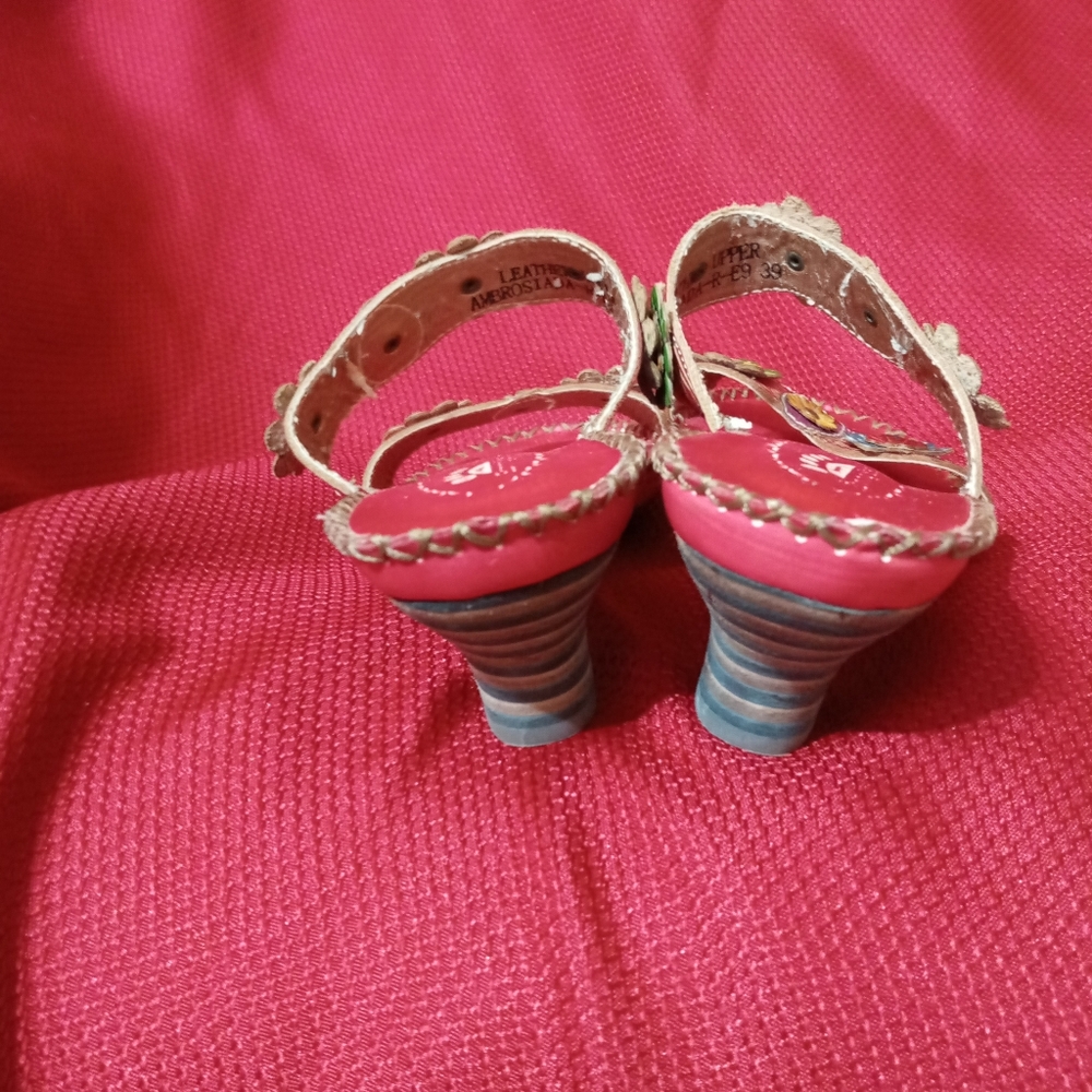 Sandals - Picture 4 of 4